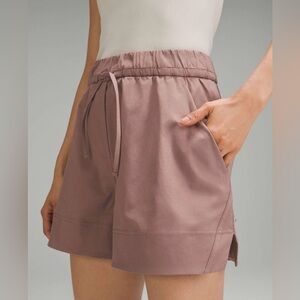 Lululemon Cinchable Waist High-Rise Woven Short 3.5”